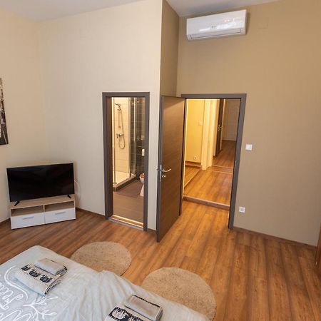 Wiky'S Apartman With 3Bathrooms 부다페스트 외부 사진