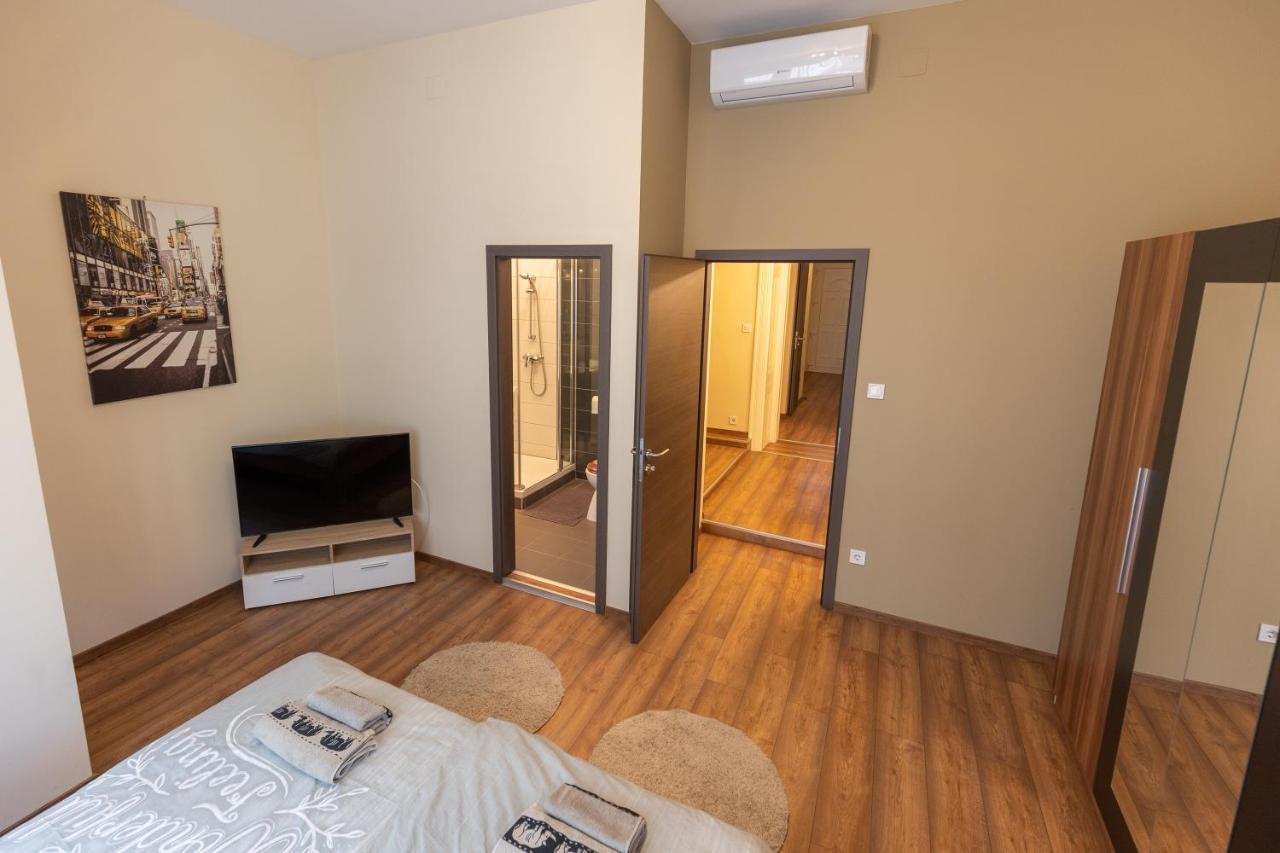 Wiky'S Apartman With 3Bathrooms 부다페스트 외부 사진