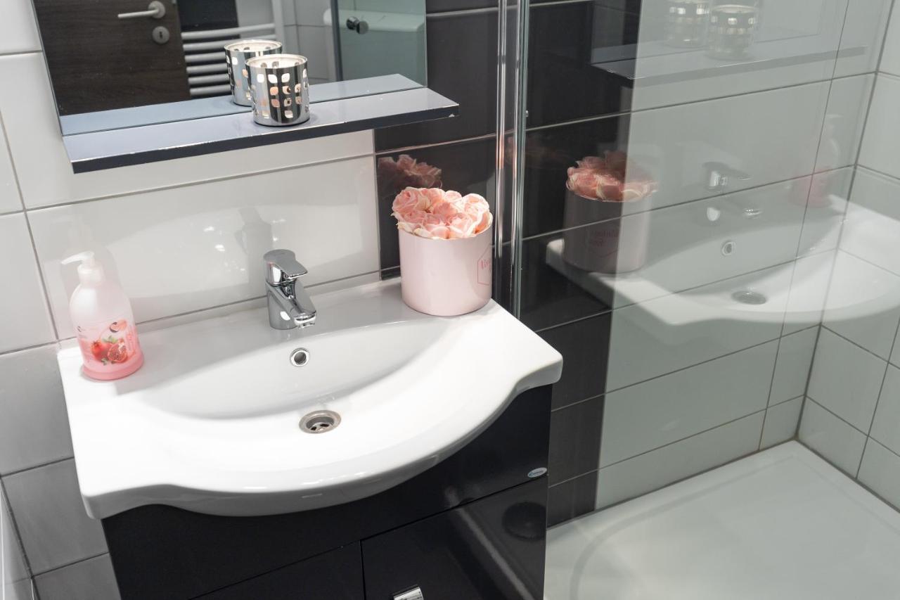 Wiky'S Apartman With 3Bathrooms 부다페스트 외부 사진