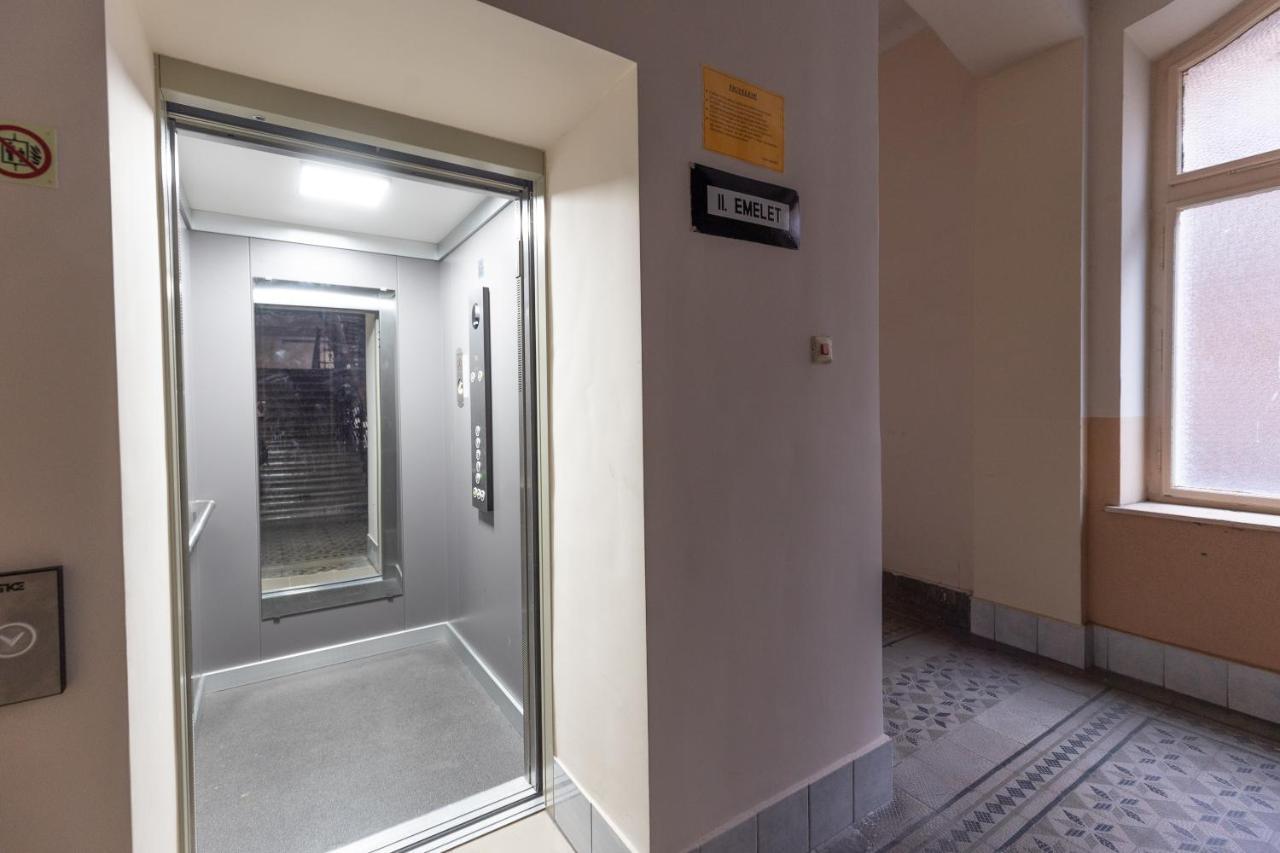 Wiky'S Apartman With 3Bathrooms 부다페스트 외부 사진