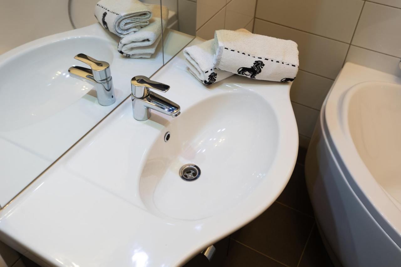 Wiky'S Apartman With 3Bathrooms 부다페스트 외부 사진