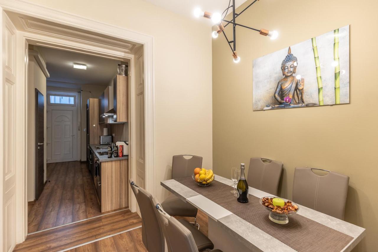 Wiky'S Apartman With 3Bathrooms 부다페스트 외부 사진